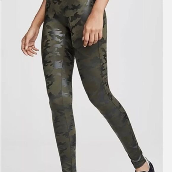 Spanx camo Faux Leather Army Olive Green Leggings NWT size XS - Picture 3 of 11